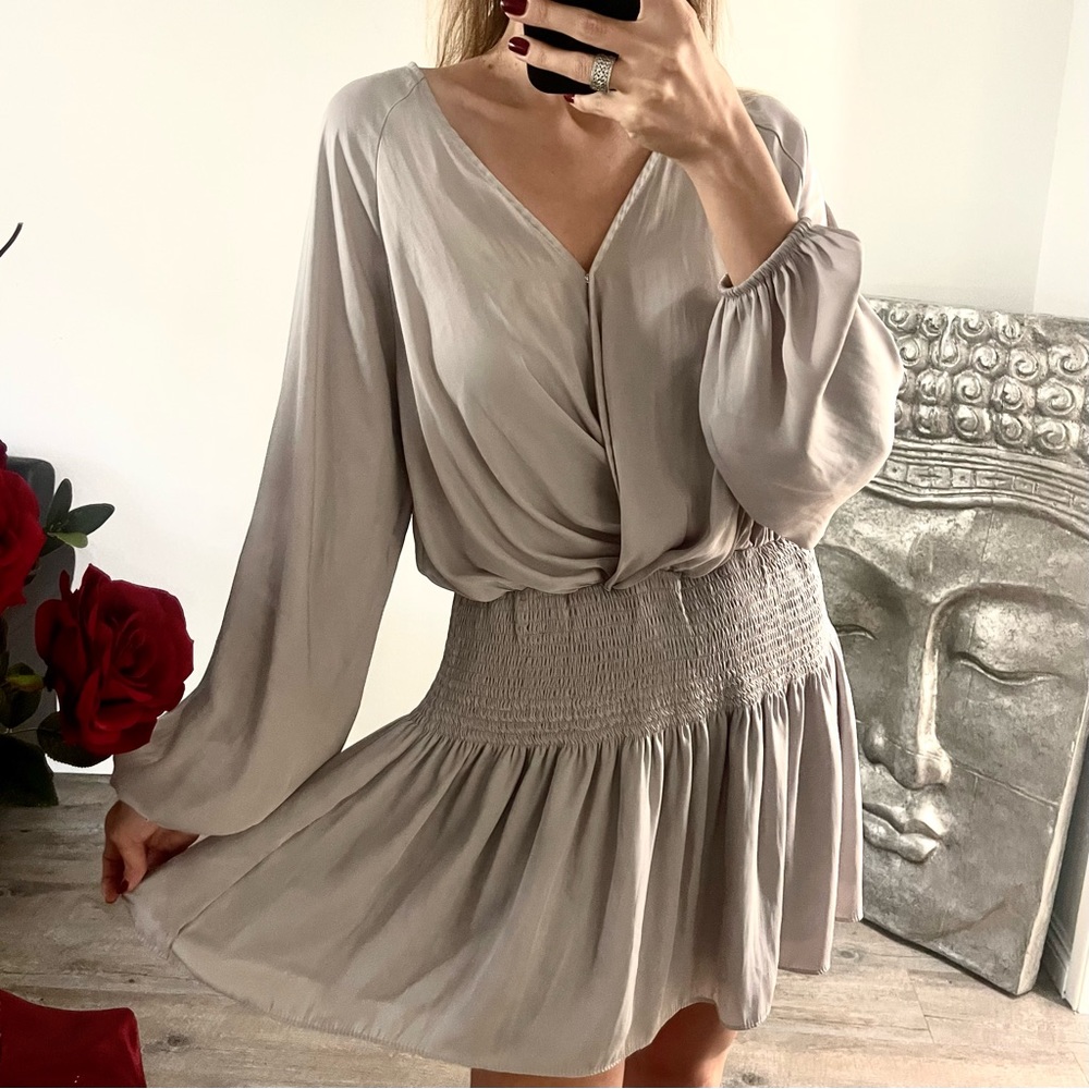 Gorgeous GLAM short light grey dress , small .v-neck , buttoned . Long sleeves
